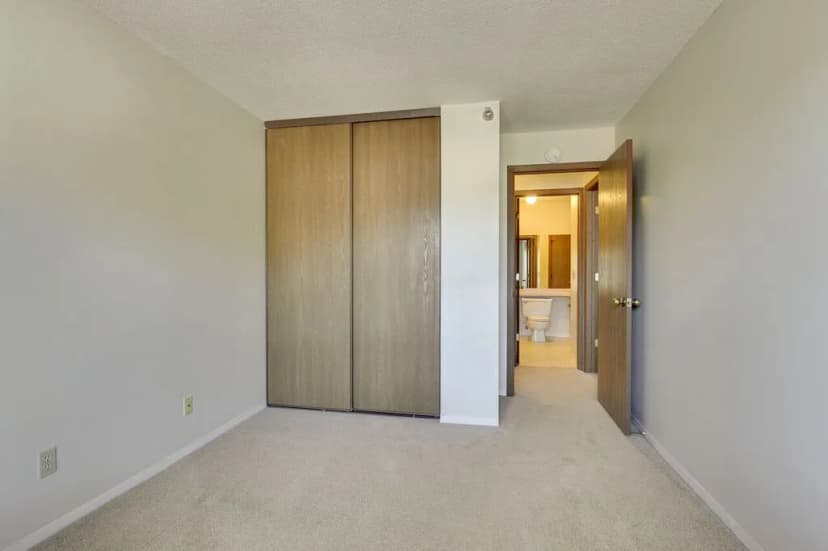 Apartment 1 - Bedroom (Old)